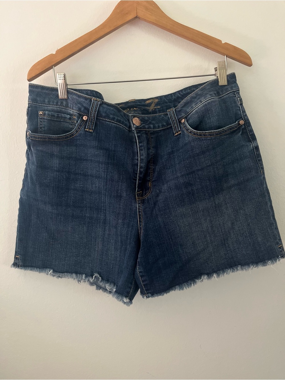 7 For All Mankind Weekend Shorts Raw Edge Stretch Denim Women's 16 Medium Wash